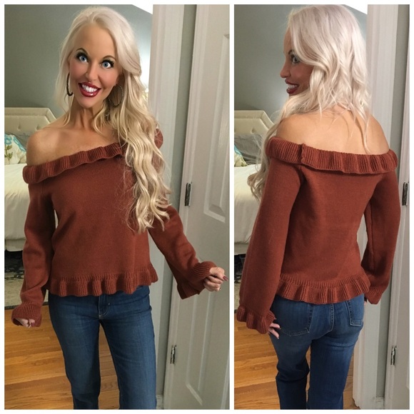 ❤️LAST 1! Off Shoulder Bell Sleeve Sweater! - Picture 2 of 2
